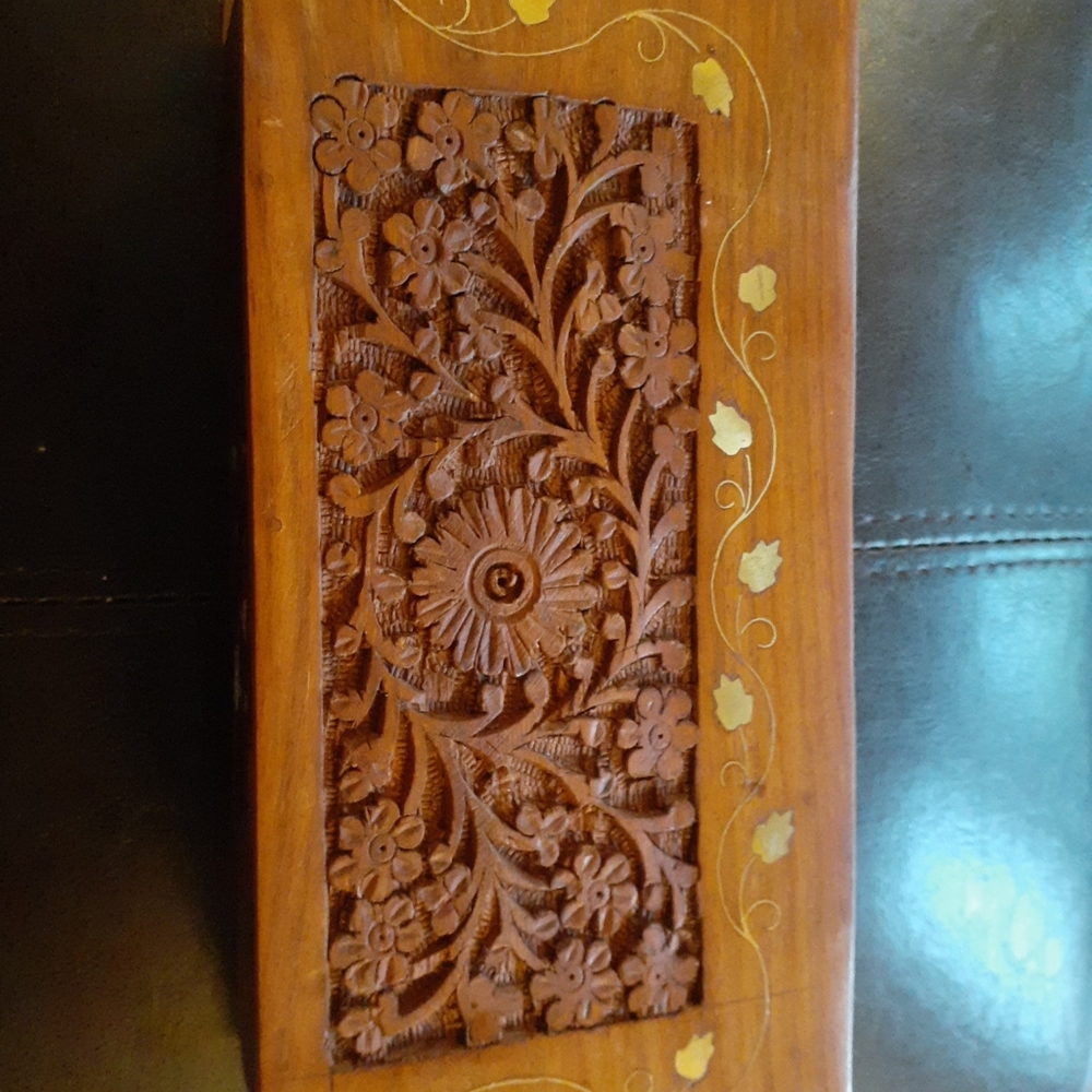 GORGEOUS Handcarved Sheesham Wood with Brass Inlay 4"x8" Organization Box.